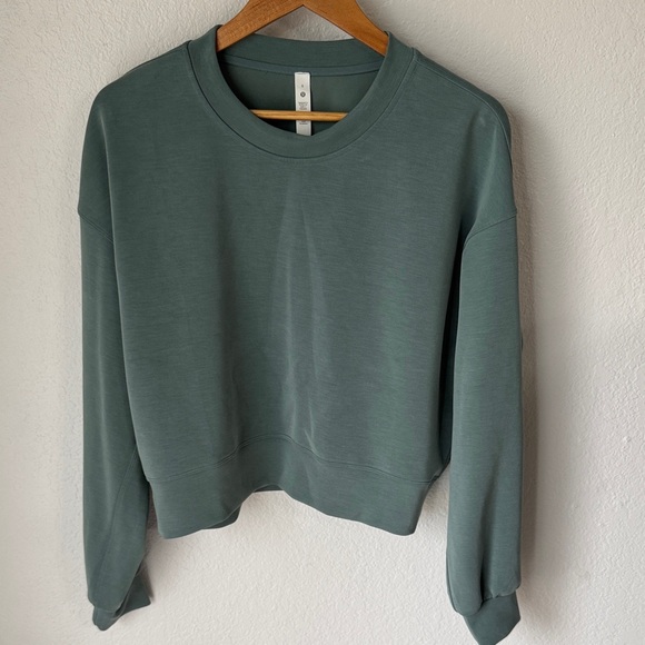 🔥Closet Closing!🔥 Lululemon Softstreme Cropped Crew - Picture 1 of 5